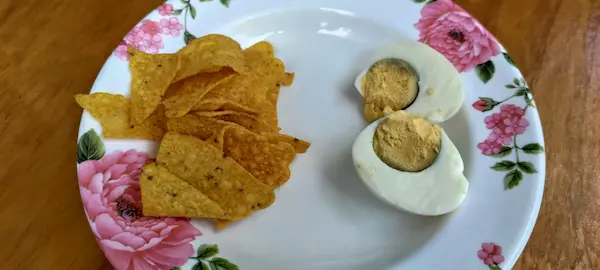 photo of optavia quest protein chips with egg