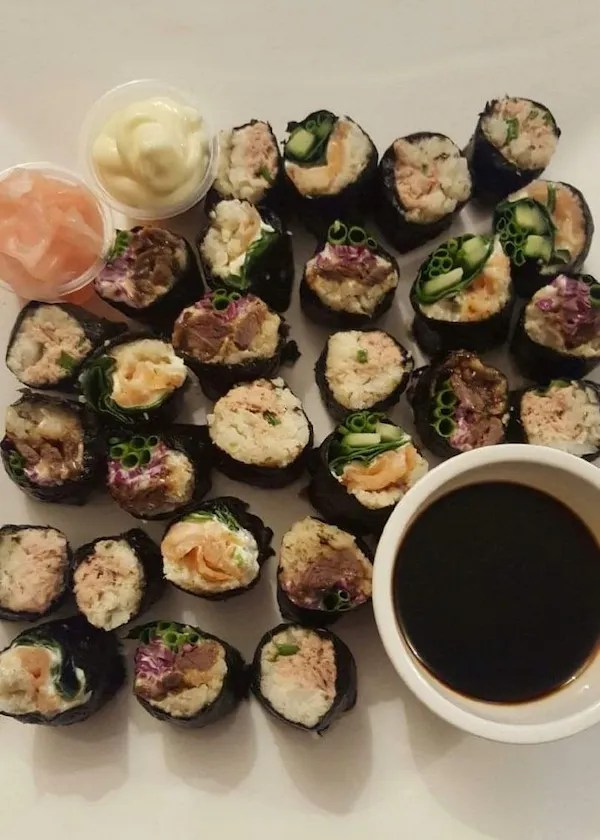 photo of Optavia homemade cauliflower sushi